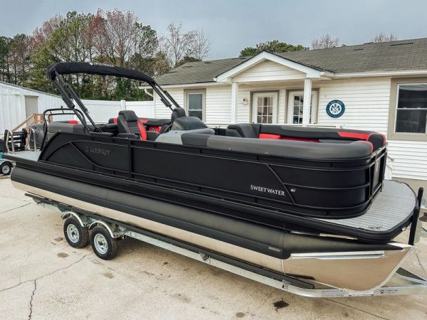 2025 Godfrey Sweetwater 22′-24′ Split Bench Tritoon – 2286 SB