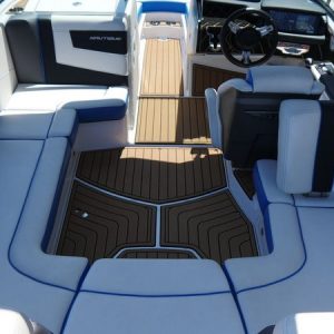 2019 Nautique 210